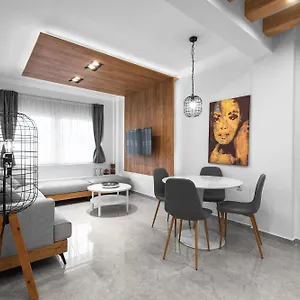 Wood N White, Nilie Hospitality Mgmt , Thessaloniki Griechenland